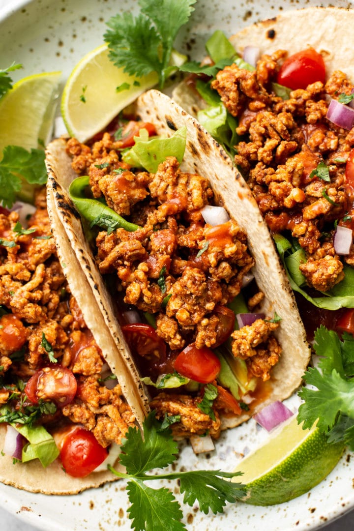 easy ground turkey tacos close-up