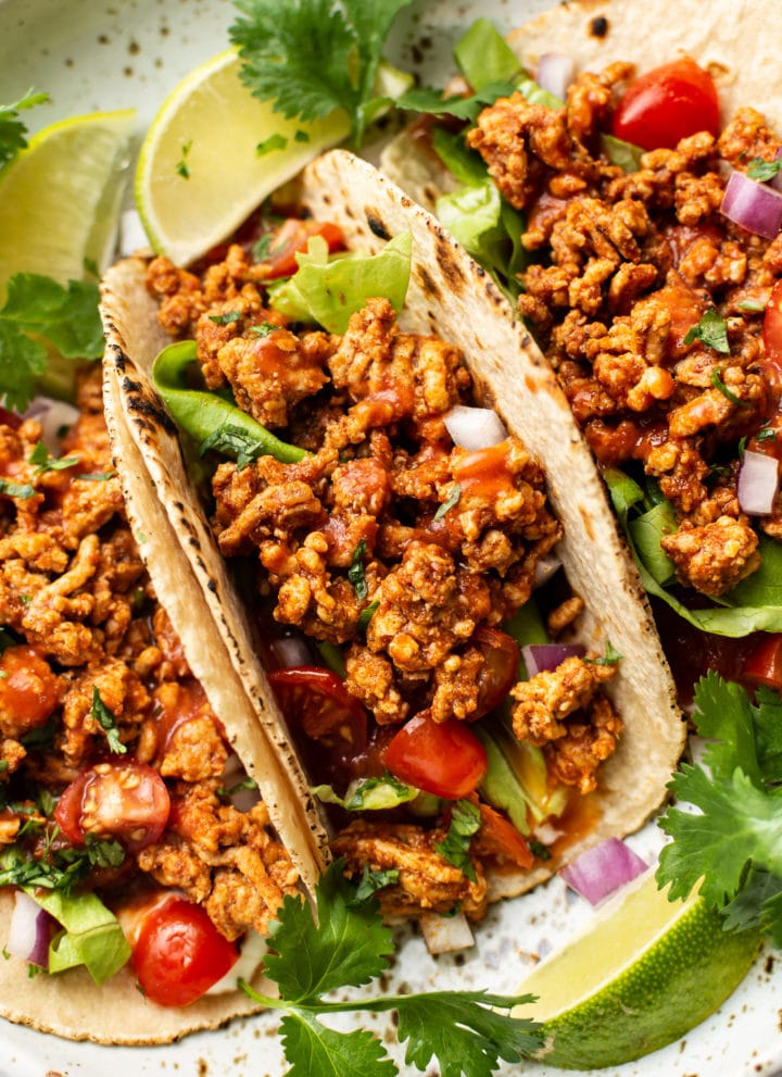 easy ground turkey tacos close-up