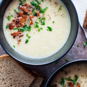 Cauliflower and leek soup - a light and healthy meal that is ready in only 40 minutes!