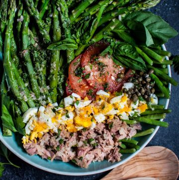 This asparagus and green bean salad is fresh, filling, and delicious!
