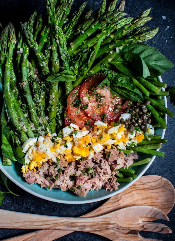 This asparagus and green bean salad is fresh, filling, and delicious!
