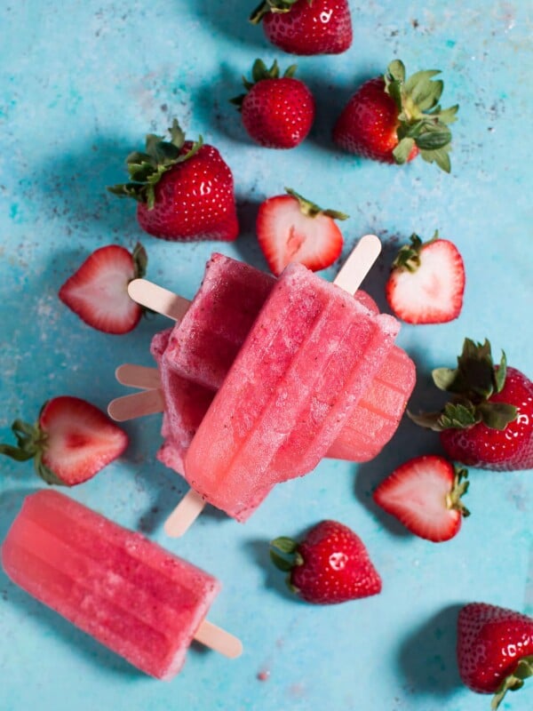 These 2-ingredient strawberry moscato popsicles are a refreshing grown-up treat!