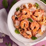 Shrimp pasta in a rosé sauce is a quick and elegant dinner. Ready in under half an hour!