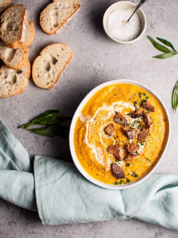 This pumpkin and cauliflower soup with ginger is a healthy way to get your pumpkin fix in this autumn! This soup is thick, hearty, and comforting.