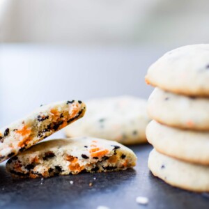 These vegan Halloween cookies are easy, to make, don't need to chill, and are a cute dairy-free Halloween treat. 