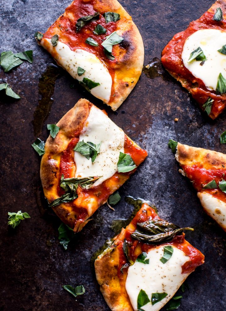 Yes, you can prep and cook this Margherita naan pizza in 10 minutes! Enjoy the classic flavors of fresh mozzarella, tomato sauce, and basil in this delicious pizza.