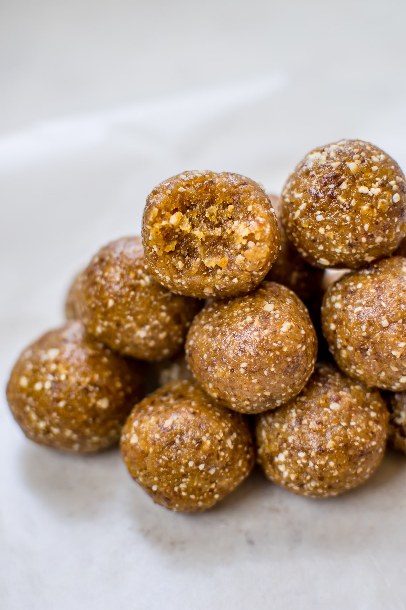 3Ingredient Apricot Bliss Balls (Vegan) • Salt & Lavender