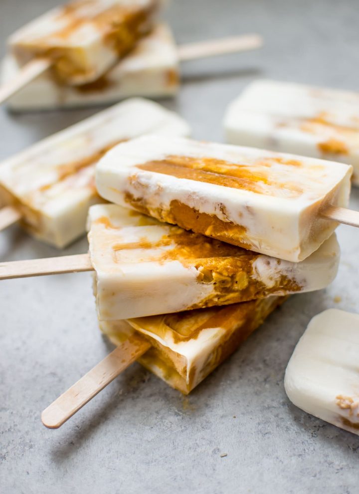 These pumpkin pie breakfast popsicles are a fun and healthy way to get your pumpkin fix! 