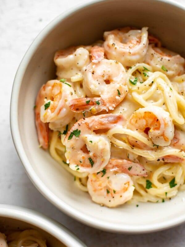 lemon garlic parmesan shrimp pasta in two bowls