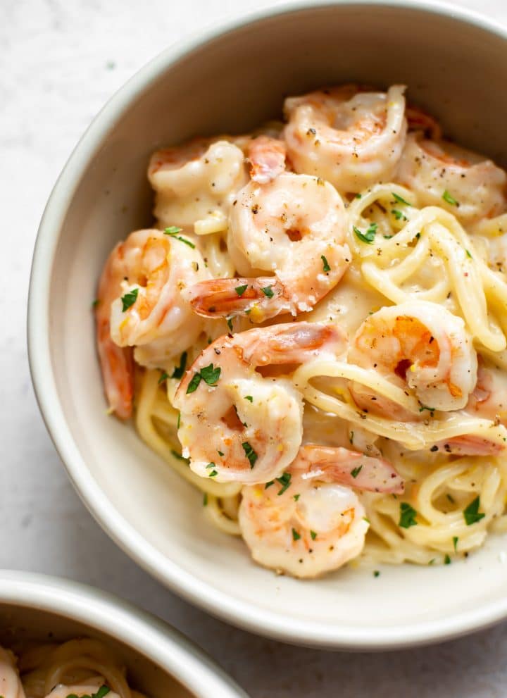lemon garlic parmesan shrimp pasta in two bowls