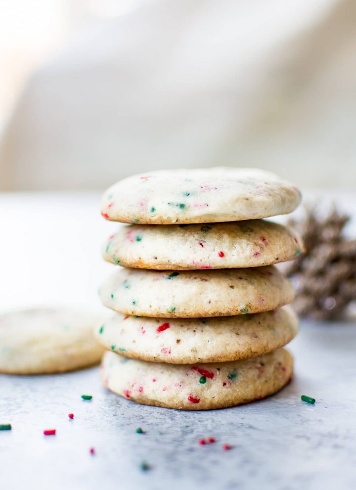 Super Easy Christmas Popcorn