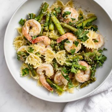 This easy healthy shrimp and asparagus pasta is deliciously lemony, fast, and uses only a handful of ingredients. Ready in 20 minutes!