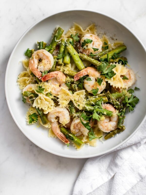 This easy healthy shrimp and asparagus pasta is deliciously lemony, fast, and uses only a handful of ingredients. Ready in 20 minutes!