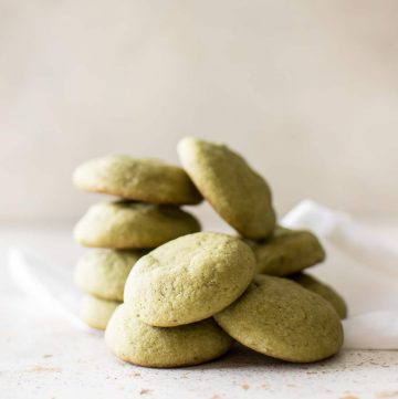 These vegan matcha cookies are flavored with the antioxidant-rich green tea. The green color would make these the perfect dairy-free vegan St. Patrick's Day cookies!