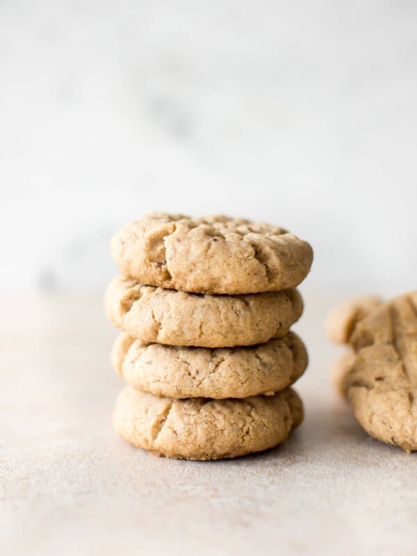 These vegan peanut butter cookies are soft, easy, and have only 4 ingredients! This is the best eggless peanut butter cookie recipe. A quick homemade small batch recipe. 