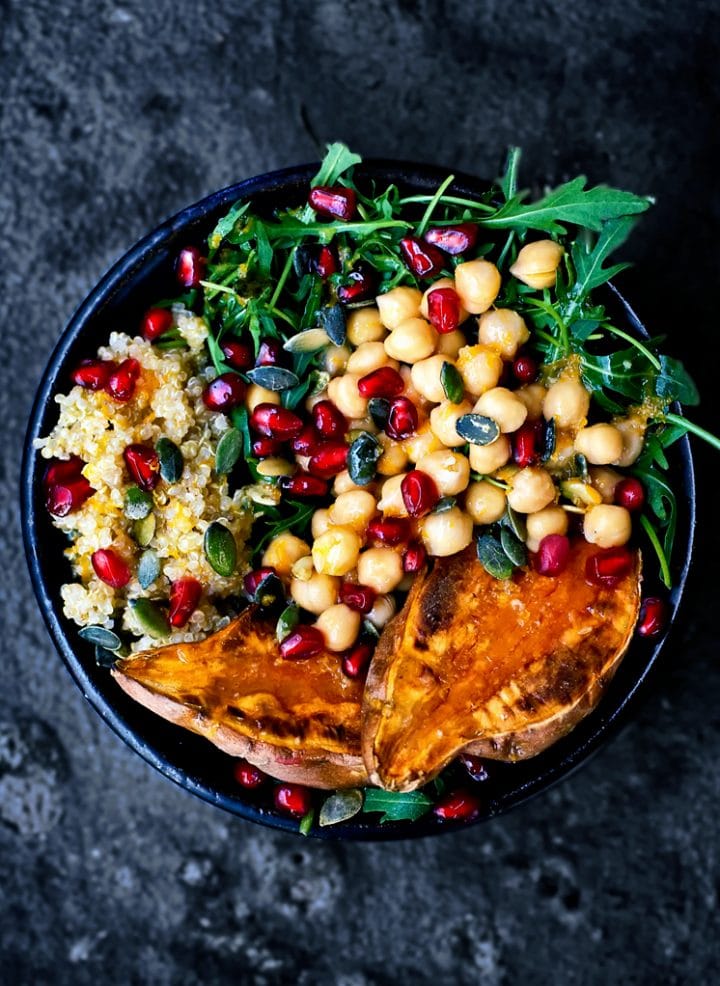 vegan moroccan lunch bowl with chickpeas