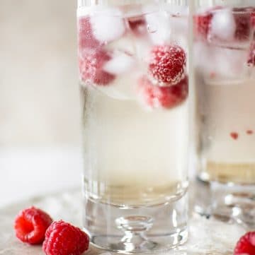 This simple sparkling elderflower mocktail is perfect for summer parties, girls' nights, teenagers, brunch, pregnancy, or any occasion where you want an alcohol-free drink.
