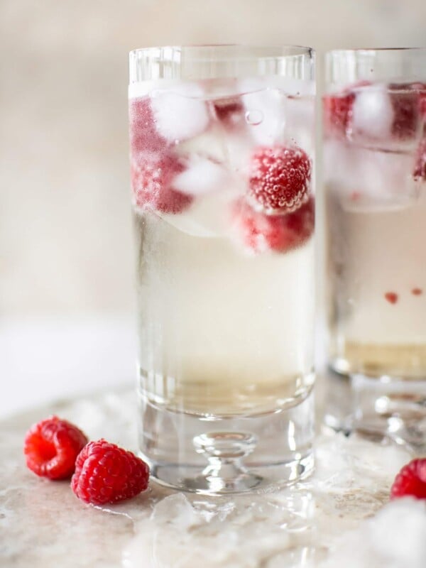 This simple sparkling elderflower mocktail is perfect for summer parties, girls' nights, teenagers, brunch, pregnancy, or any occasion where you want an alcohol-free drink. 