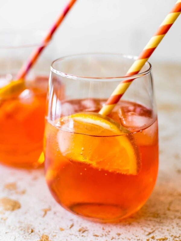 The Aperol spritz is the perfect summer cocktail recipe! Great for parties.