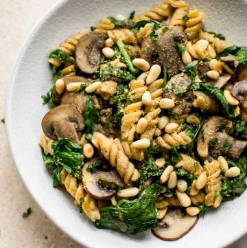 This healthy vegan spinach and mushroom pasta is quick and delicious comfort food dinner. Ready in about 20 minutes!