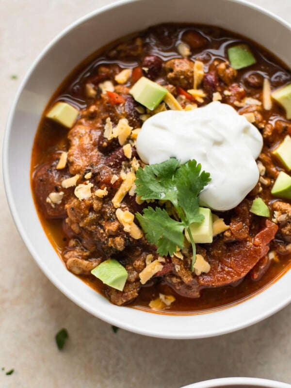This Instant Pot turkey chili is the best easy chili recipe! Making chili in the electric pressure cooker is hassle-free and fast. A healthy family comfort food!