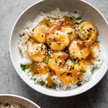 These sesame ginger shrimp are quick and delicious. The perfect takeout fakeout family dinner recipe! So easy.