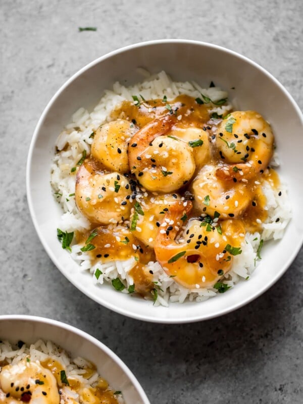 These sesame ginger shrimp are quick and delicious. The perfect takeout fakeout family dinner recipe! So easy.