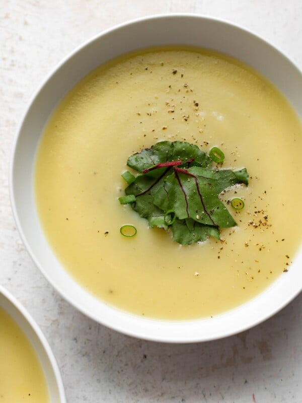 This easy Instant Pot potato and leek soup recipe is healthy, simple to make, and filling. 