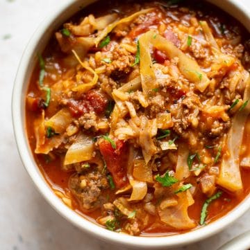 bowl of unstuffed cabbage soup