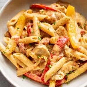 close-up of a bowl of chicken fajita pasta