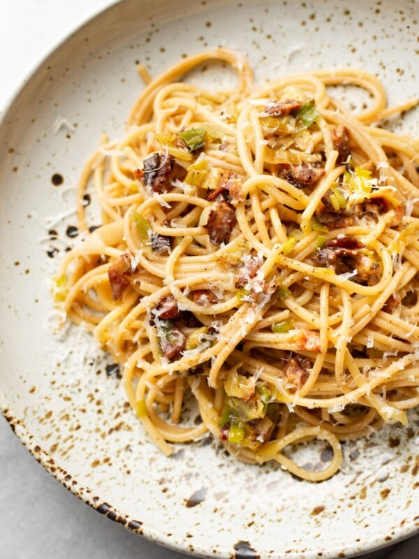 easy bacon and leek pasta close-up