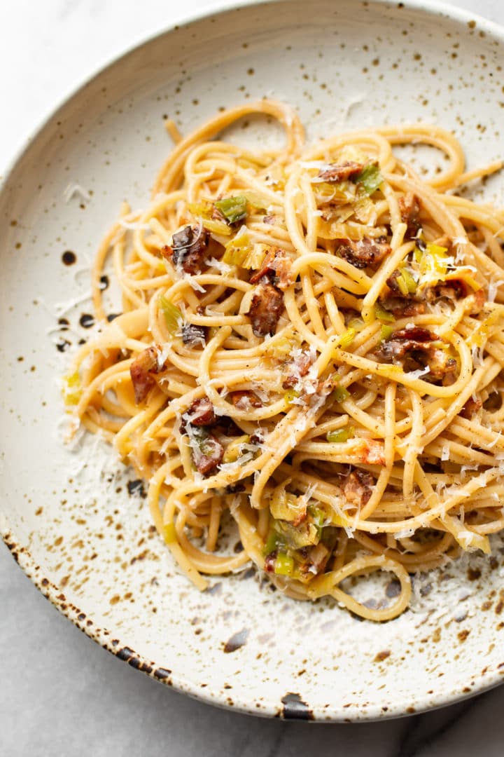 easy bacon and leek pasta close-up