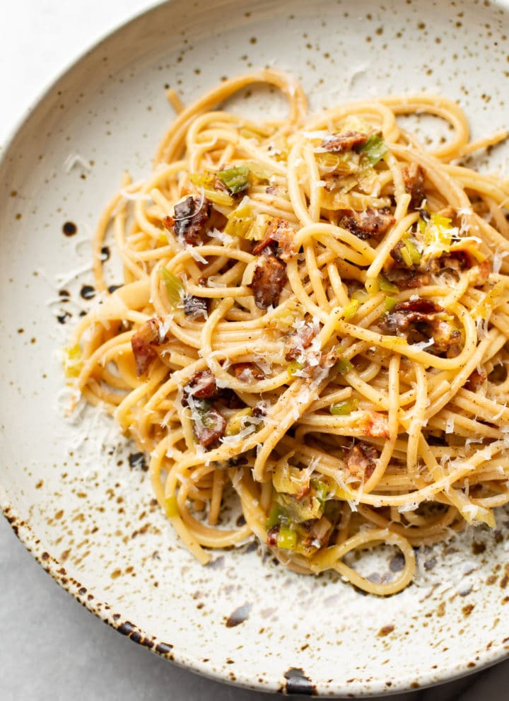 easy bacon and leek pasta close-up