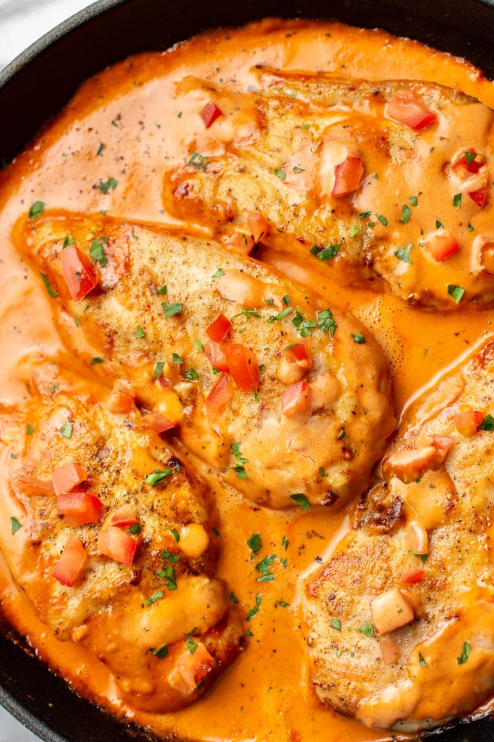 creamy tomato chicken close-up