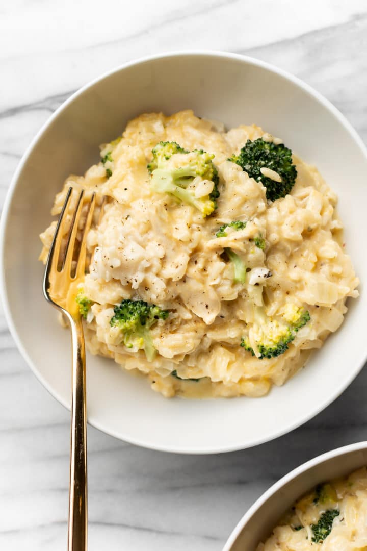 One Pot Cheesy Chicken, Broccoli, and Rice